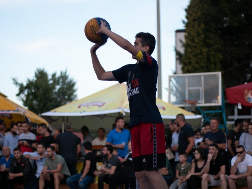 FOTO: Ekipa ''La Pont'' pobjednik 18. Streetball Rama 2020.