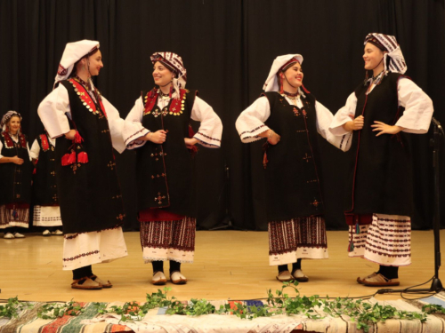 FOTO: Večer folklora u Prozoru: HKUD-ovi ''Rama'' i ''fra Petar Bakula'' oduševili publiku