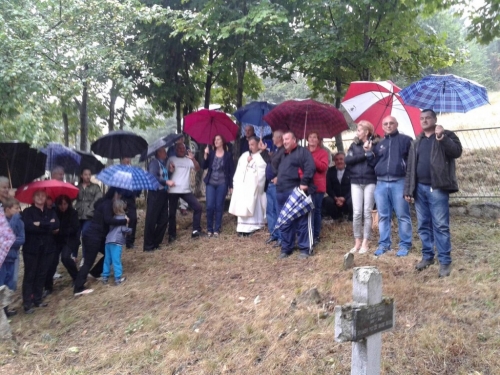 Foto: Misa na groblju u Smrčevicama
