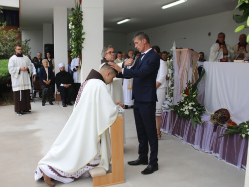 FOTO: Mlada misa fra Antonia Baketarića u Rumbocima
