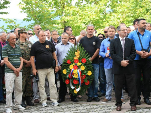 FOTO: 21. obljetnica stradanja Hrvata na Uzdolu