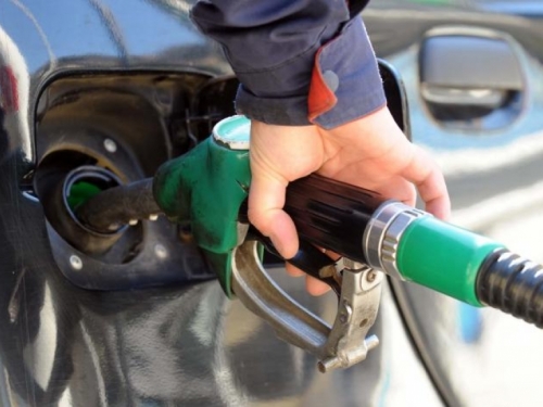 "'Naftaši' koriste situaciju, cijena goriva davno trebala biti ispod 1,5 KM"