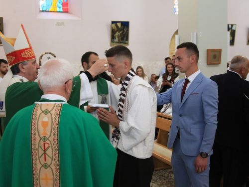FOTO: Krizma u župi Rama-Šćit