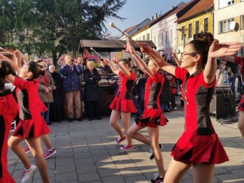 Otvoren Drugi tradicionalni božićni sajam u Bugojnu
