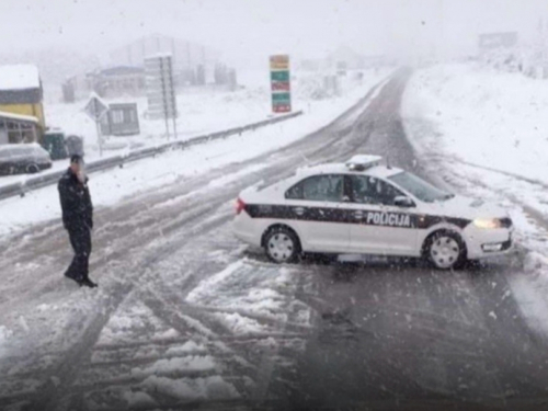 BiHAMK: Obustavljen promet za kamione preko Borove Glave