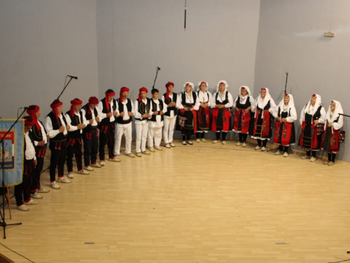 FOTO: U Prozoru održana večer folklora