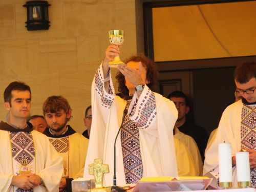 FOTO: Proslava Velike Gospe i Mlade mise fra Ivana Tučića u župi Rama-Šćit