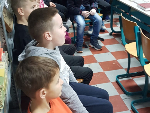 U OŠ ''Ivan Mažuranić'' Gračac obilježen Međunarodni dan dječje knjige