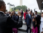 Bush zamolio Obamu da ga fotografira s gostima