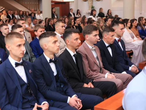 FOTO: Matura 2026. - Defile mladosti na ulicama Prozora