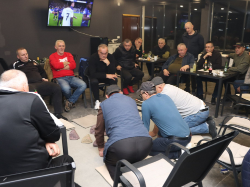 FOTO: Caffe Milas pobjednik turnira u Prstenu