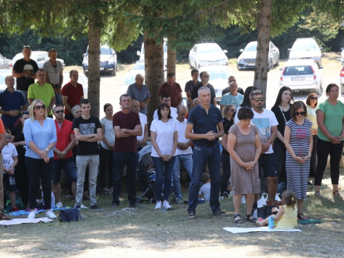 FOTO: Na Vranu služena sv. misa za poginule duvandžije