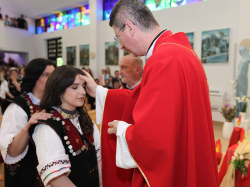 FOTO: Krizma u župi Rumboci