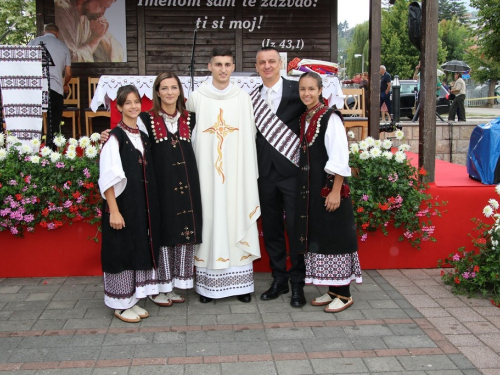 FOTO: Mlada misa vlč. Josipa Papka u župi Prozor