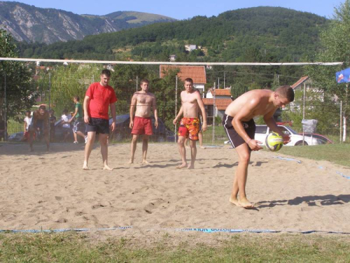 FOTO: U Ripcima održan turnir u odbojci na pijesku