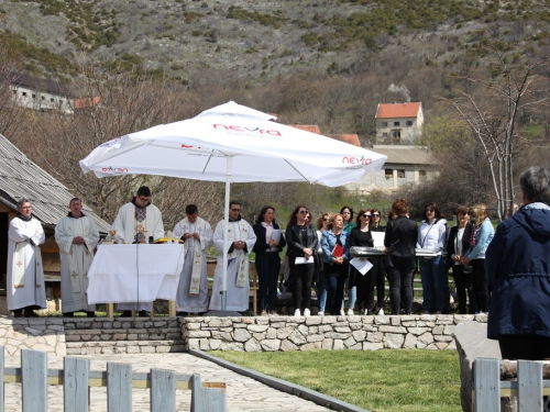 FOTO: Rumbočka fešta na Zahumu, proslavljen sv. Josip Radnik