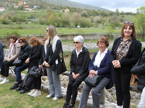 FOTO: Druženje Rumbočana i sv. misa na Zahumu