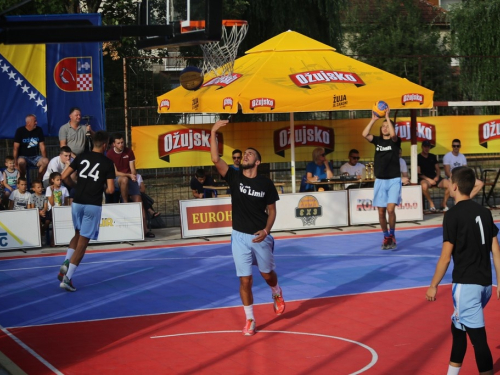 FOTO: Ekipa ''Makarska 3x3'' pobjednik 19. Streetball Rama 2021.