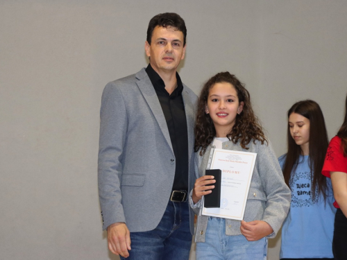 FOTO: Svečano proslavljen Dan OŠ Marka Marulića Prozor
