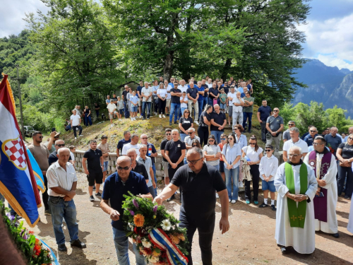 Na Pomenu obilježena 32. obljetnica stradanja hrvatskih branitelja