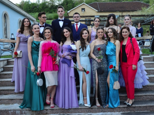 FOTO/VIDEO: Matura 2023. - Defile mladosti na ulicama Prozora
