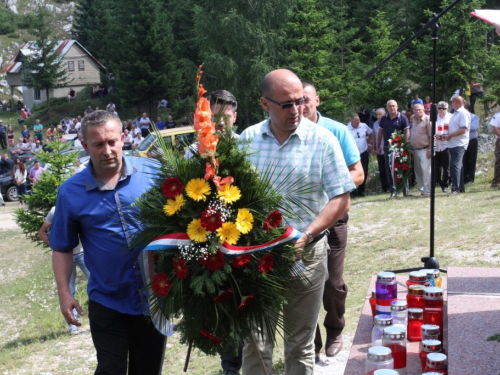 FOTO: Obilježena 22. obljetnica stradanja 39 Hrvata na Stipića livadi