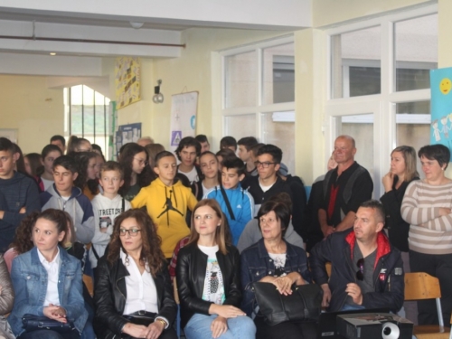 FOTO: Učenici ramskih Osnovnih škola posjetili Uzdol