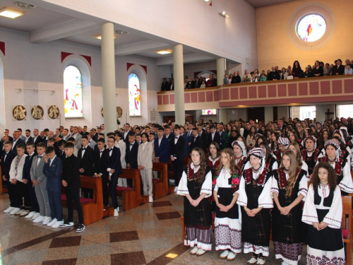 FOTO: Krizma u župi Prozor