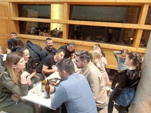 FOTO/VIDEO: 13. susret Uzdoljana u Innsbrucku