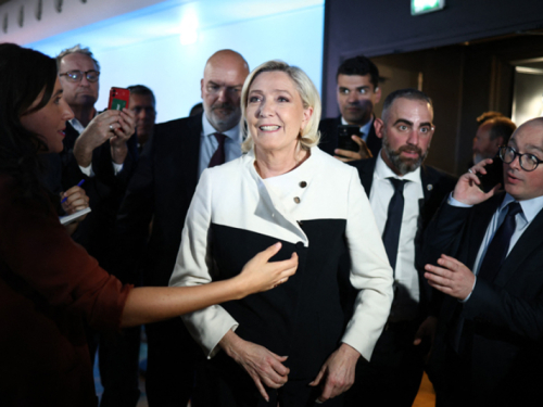 Burne reakcije nakon preokreta u Francuskoj: Oglasila se Le Pen