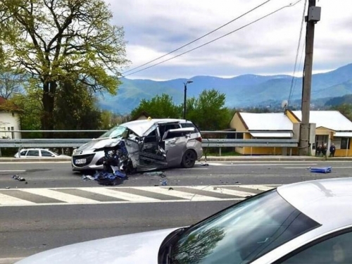 Više osoba ozlijeđeno u teškoj prometnoj nesreći kod Viteza