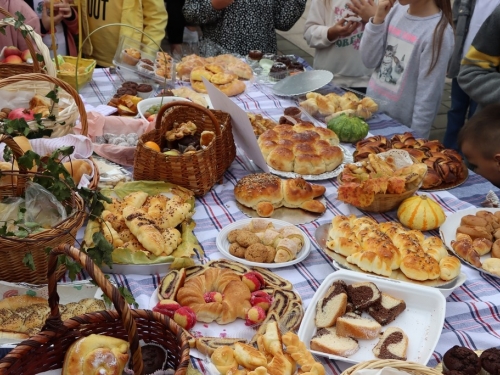FOTO: Dani kruha u OŠ Marka Marulića Prozor