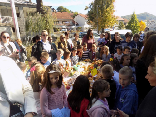 FOTO: Dani kruha u OŠ Marka Marulića Prozor