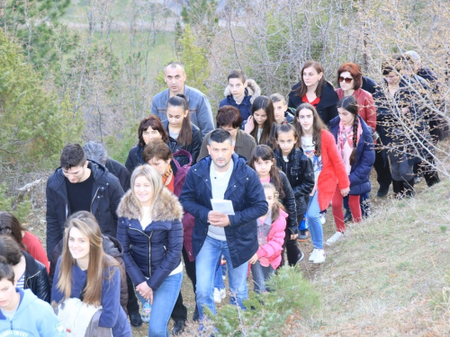 FOTO: Ramski put križa na brdo Gračac