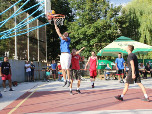 FOTO: Počeo turnir u uličnoj košarci ''Streetball Rama 2017.''