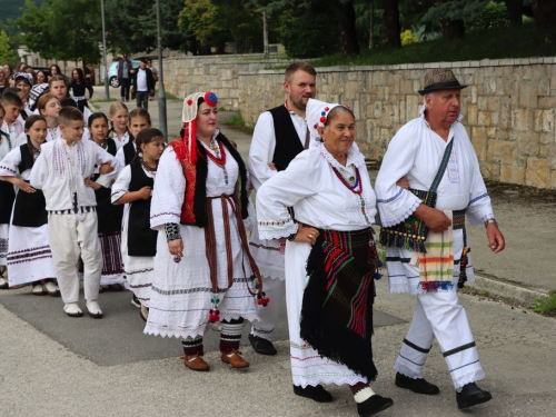 FOTO: Na Šćitu održana 5. kulturno-vjerska baština Hrvata BiH pod geslom ''Vratimo nadu zavičaju''