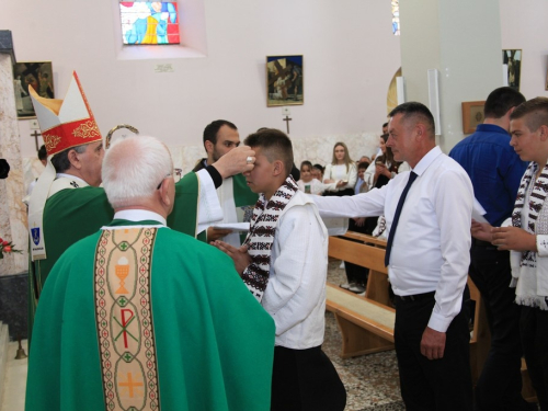 FOTO: Krizma u župi Rama-Šćit