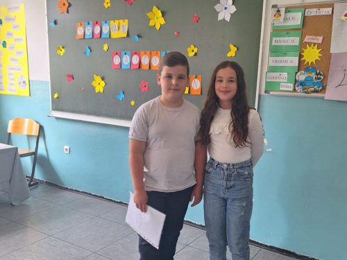 FOTO: Priredba povodom Majčinog dana u područnoj školi na Lugu