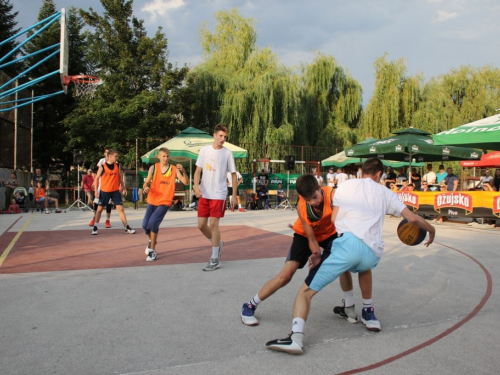 FOTO: Ekipa ''ALF Market'' osvojila Streetball za juniore