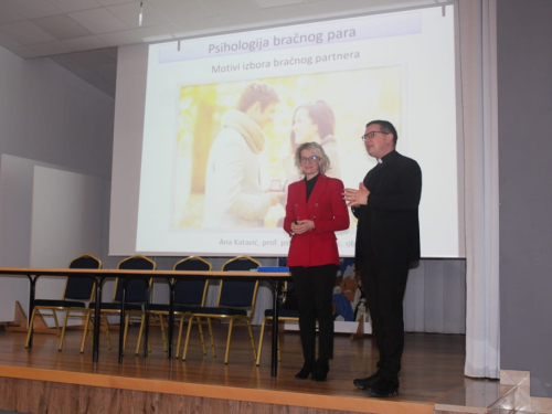 FOTO: Tečaj priprave za brak u župi Gračac