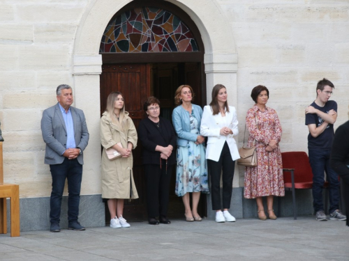 FOTO: Na Šćitu započela trodnevnica, Mladu misu slavio p. Marko Petričević