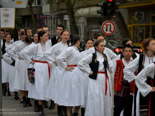 FOTO: Čuvarice i HKUD Rama nastupali u Mostaru