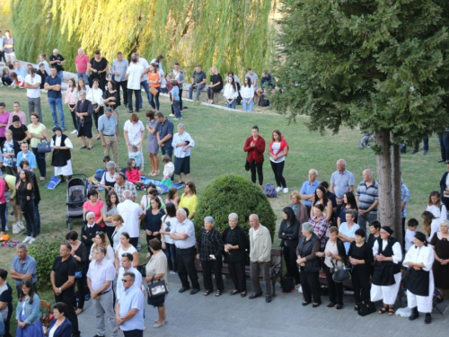 FOTO: Misa Uočnica povodom proslave Velike Gospe u župi Rama Šćit