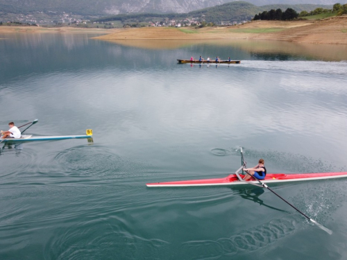 FOTO: Na Ramskom jezeru održana 8. veslačka regata