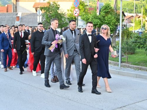 Uskoplje ispratilo 63 maturanta, među njima i 16 iz Prozora-Rame