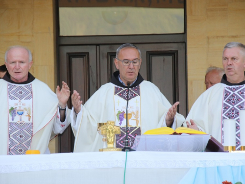 FOTO: Misa Uočnica povodom proslave Velike Gospe u župi Rama Šćit