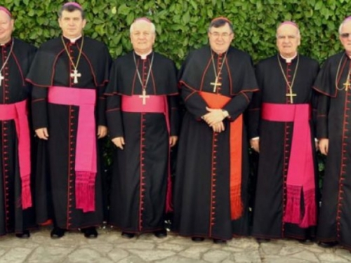 Crkva upozorava: Broj katolika u BiH sveden na 350 tisuća