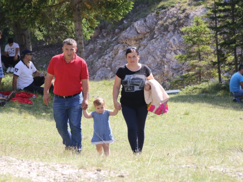 FOTO/VIDEO: Na Vran planini služena misa za poginule duvandžije