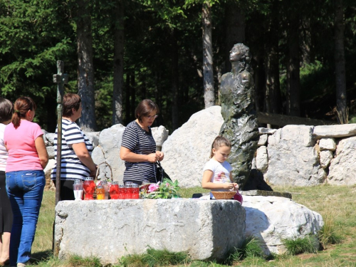 FOTO: Na Vran planini služena misa za poginule duvandžije