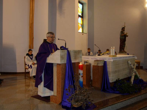 FOTO: Provincijal fra Lovro Gavran predvodio misu i Križni put na Uzdolu